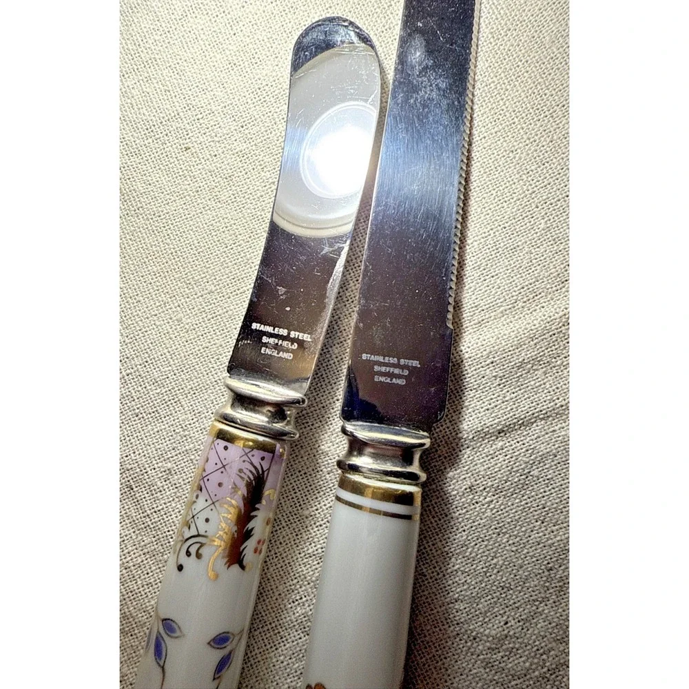 2 pcs Sheffield House of Prill floral and Christmas theme Cheese Knife England‎
